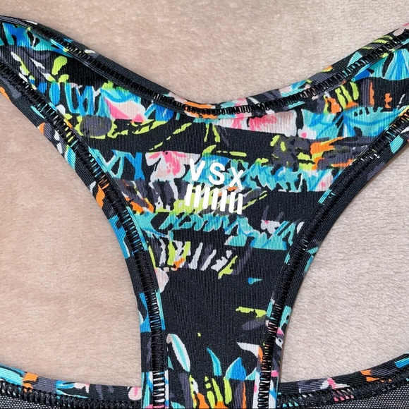 Victoria’s Secret sports bra size M - Picture 3 of 7